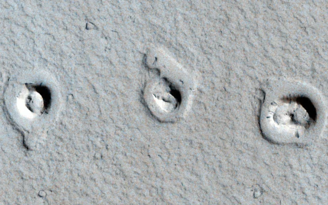 Странные бугры на Марсе..webp