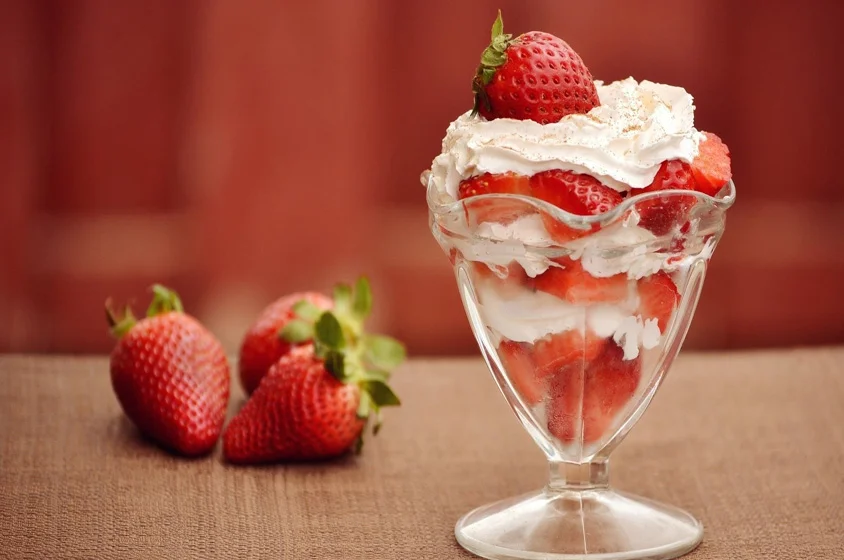 strawberries-and-cream_12310.webp