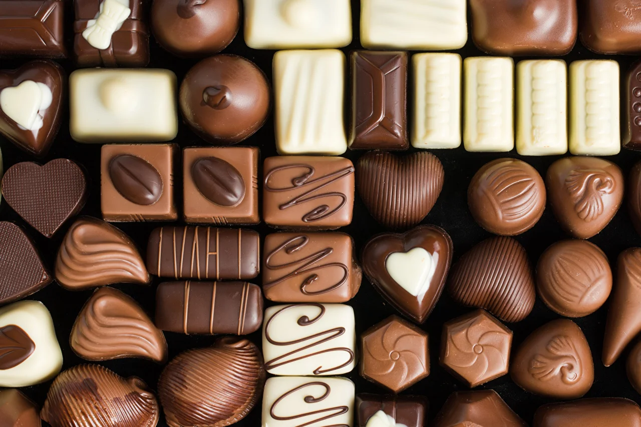 Sweets_Candy_Chocolate_Closeup_519504_1280x853.webp