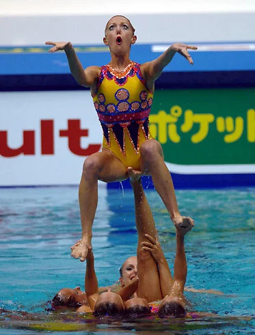synchronised-swimming3.webp