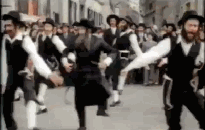 танцуют все.gif