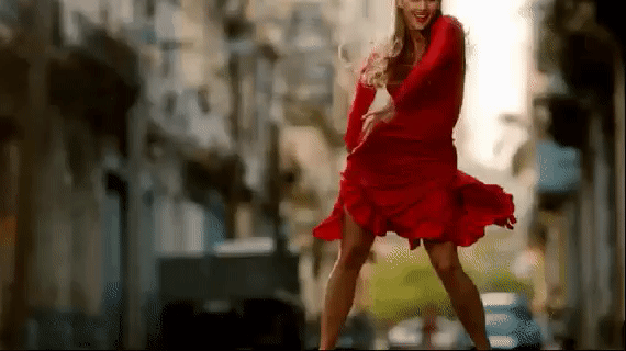 танец в красном.gif