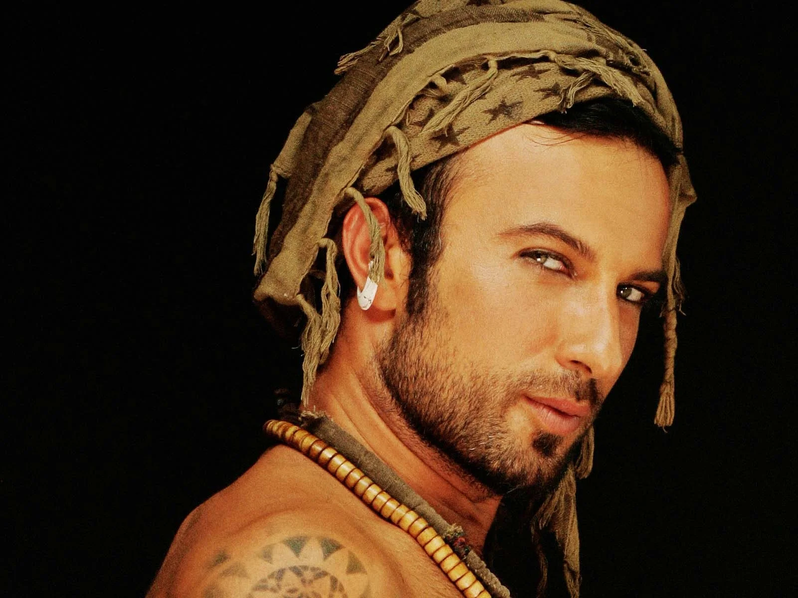 tarkan-10222010173916IUh.webp