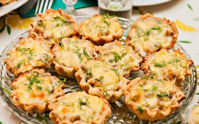 Тарталетки-с-сыром-и-грибами.webp