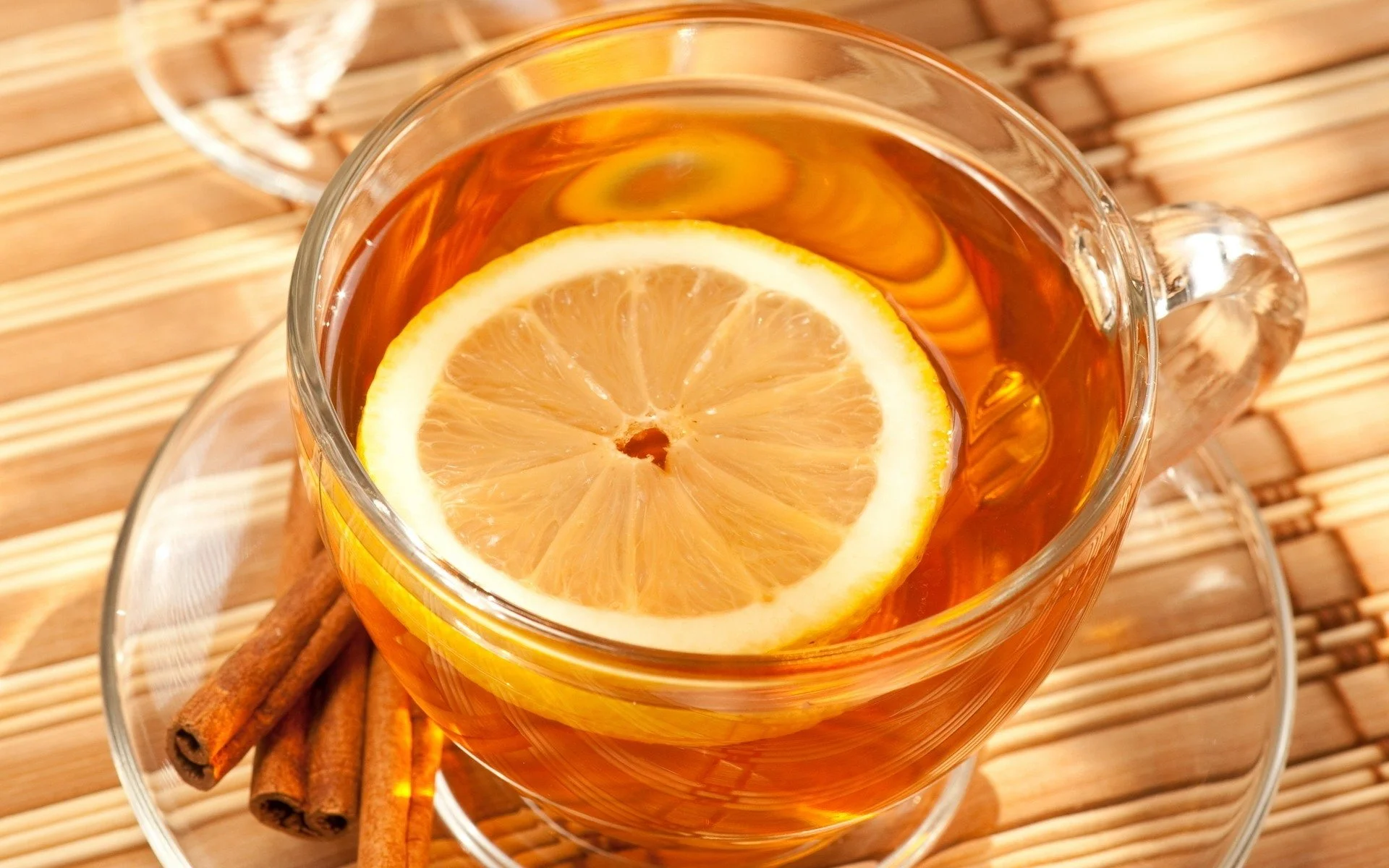 tea-cup-with-lemon-cinnamon.webp
