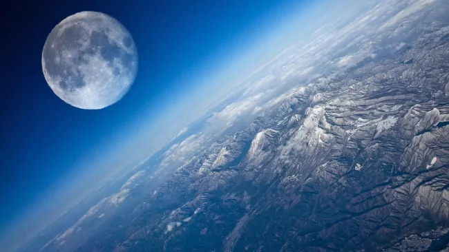 The-Earth-And-the-Moon-650x366.webp