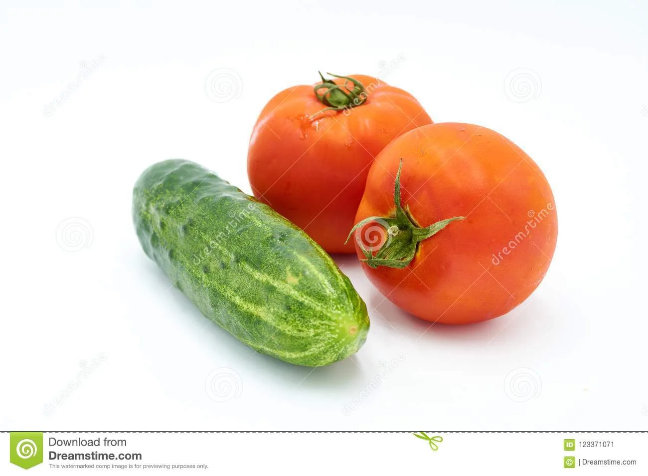 томаты-и-огурец-123371071.webp