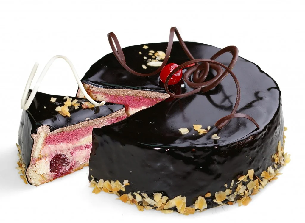 tort_vishnya_v_shokolade3-1024x750.webp