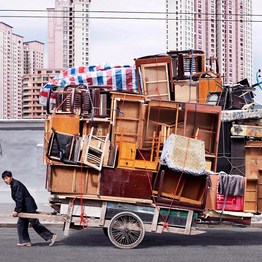 totems-alain-delorme-photography-streets-china_dezeen_sq-852x852.jpg