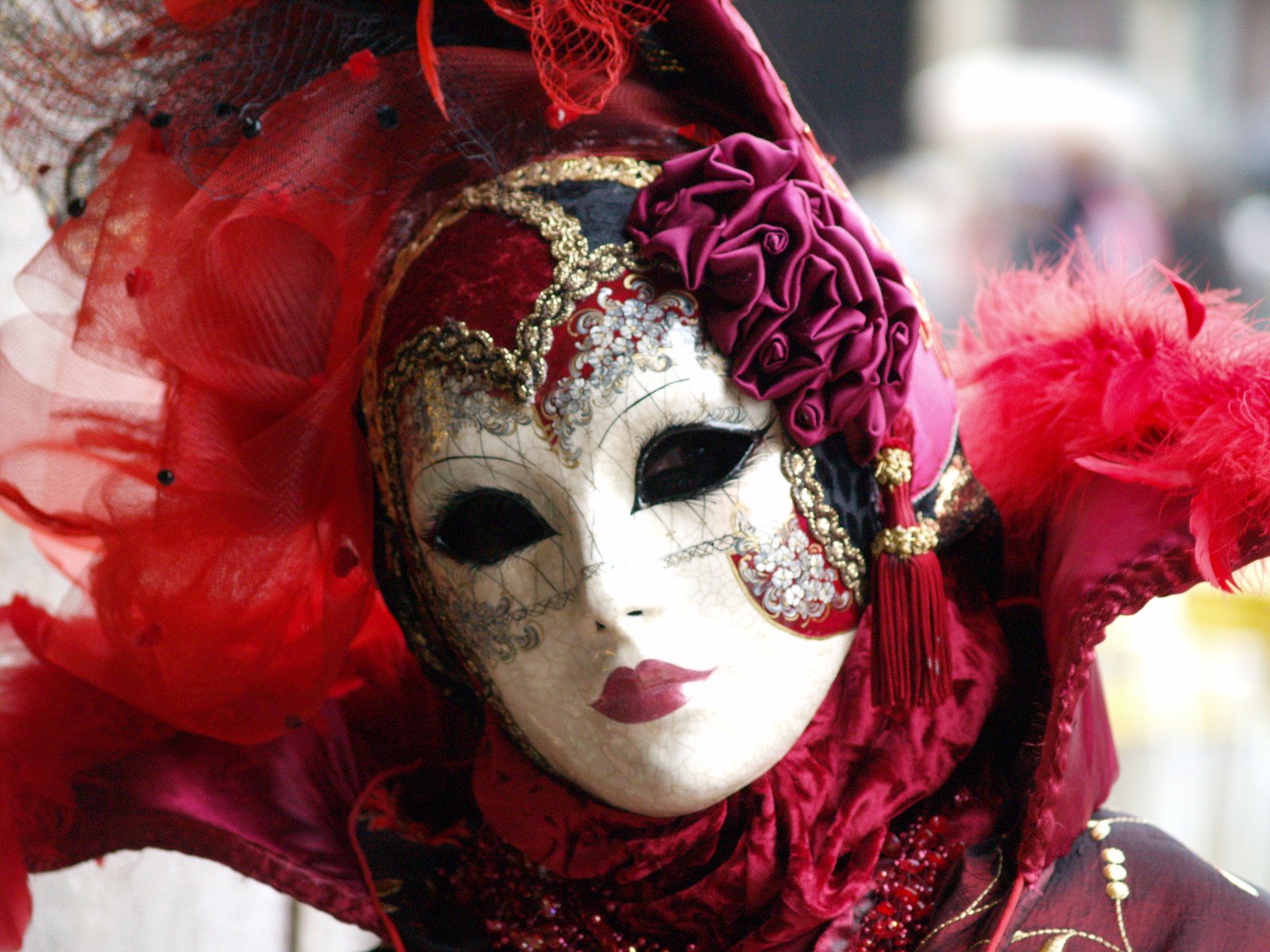 venetian-mask-female-1421845.jpg