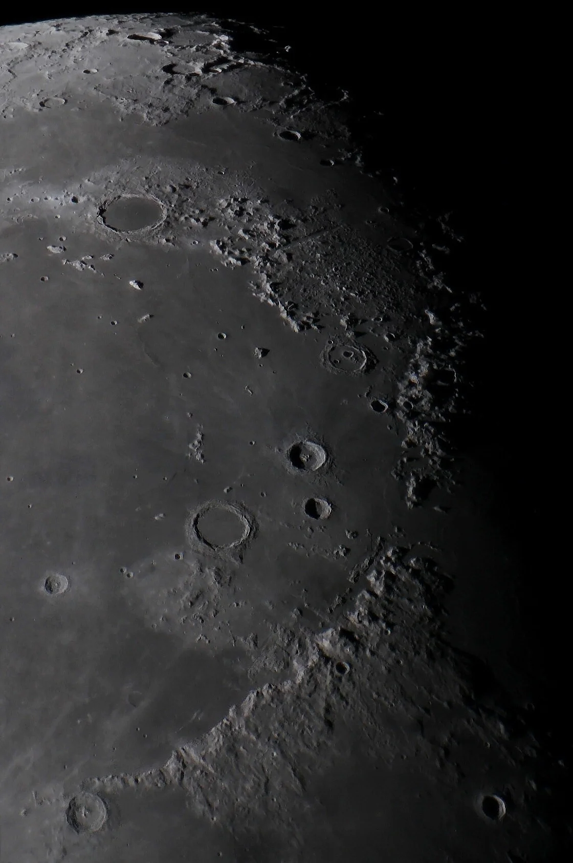 Восточная часть моря Дождей..webp