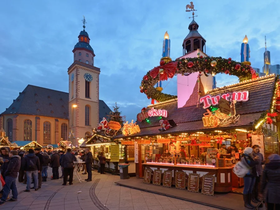 Weihnachtsmarkt-Hauptwache-Geschaeft-Glocken-Turm_front_magnific.webp