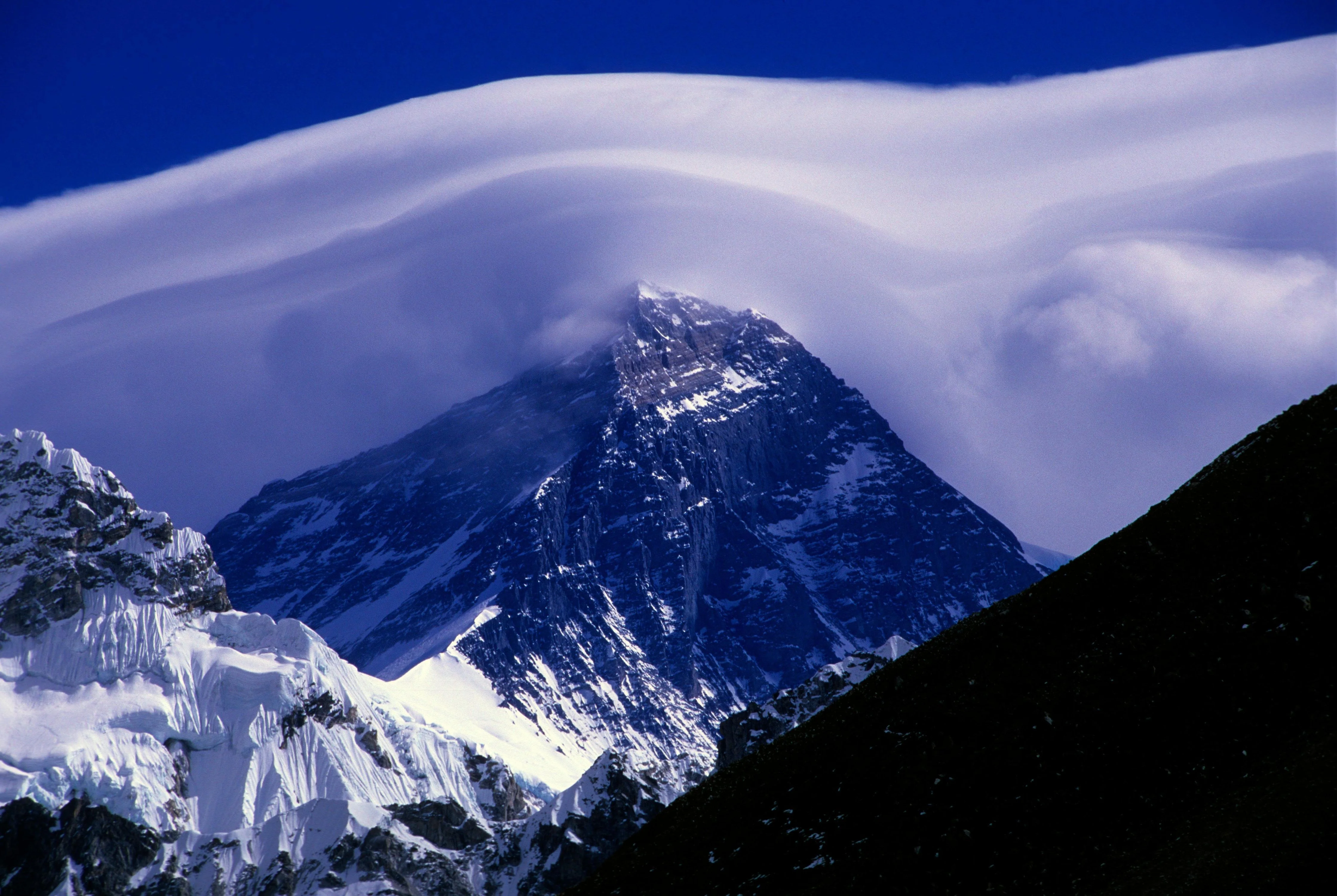 wind-on-mount-everest.webp