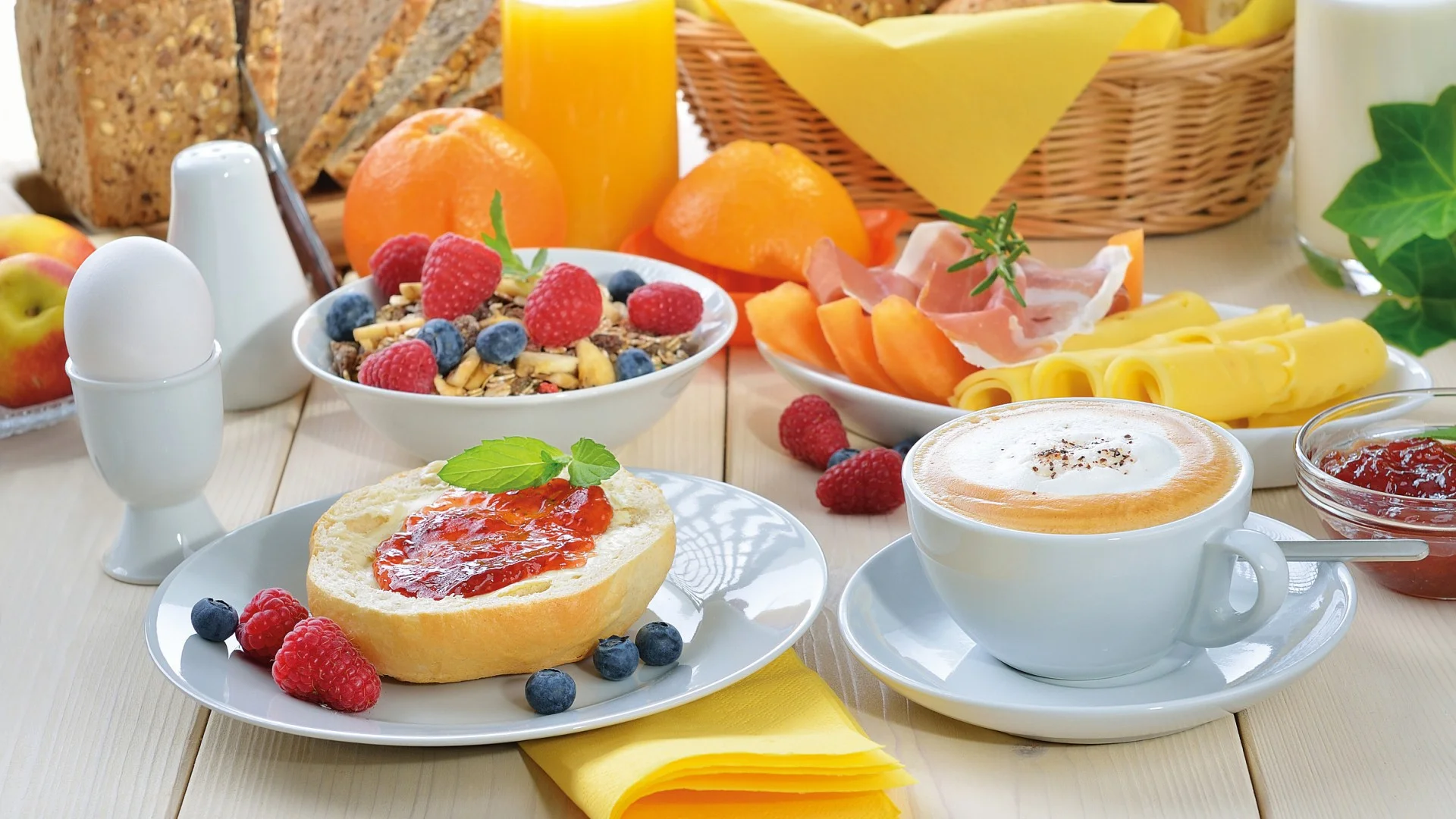 www.GetBg.net_Food_Summer_breakfast_082375_.webp