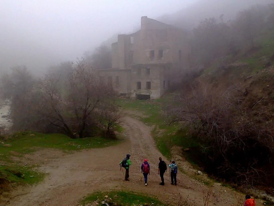 Замок призрак.webp