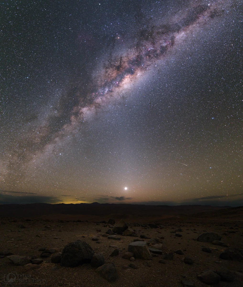 zodiacal_light_desert.webp