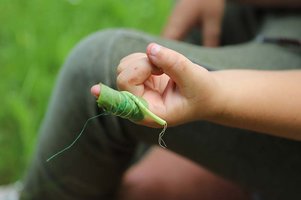 Injured-Finger-Wrapped-in-Plantain-Leaf.jpg