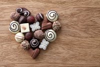 Candy_Chocolate_Valentine's_Day_Heart_513208_1280x853.jpg