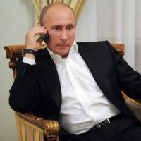 02.-Putin-Mobile-Phone.jpg