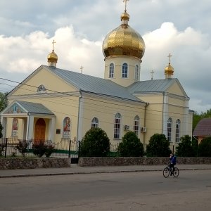 Церковь в городе)