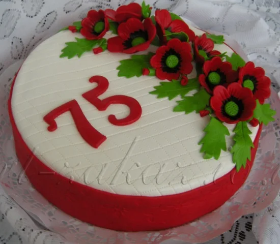 Оформление торта 75 лет. Торт на юбилей 75 лет. Торт на юбилей 75 лет женщине. Торт на юбилей женщине 75. Торт на день рождения женщине 75 лет