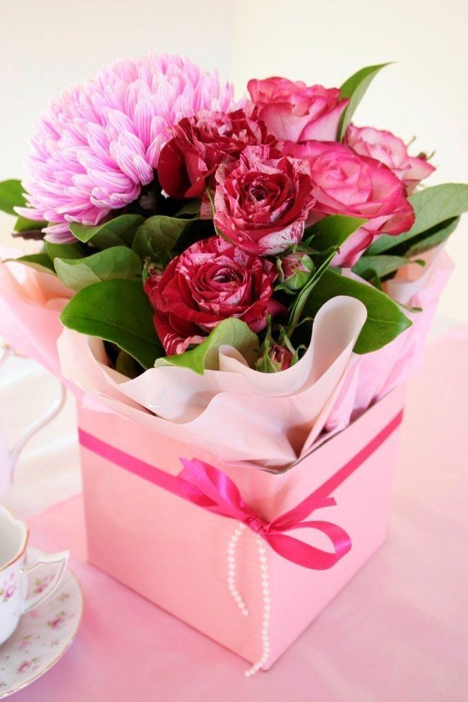 c045e9d2c783354f8a3cee34fe3c873f--valentine-flower-arrangements-flower-centerpieces.jpg