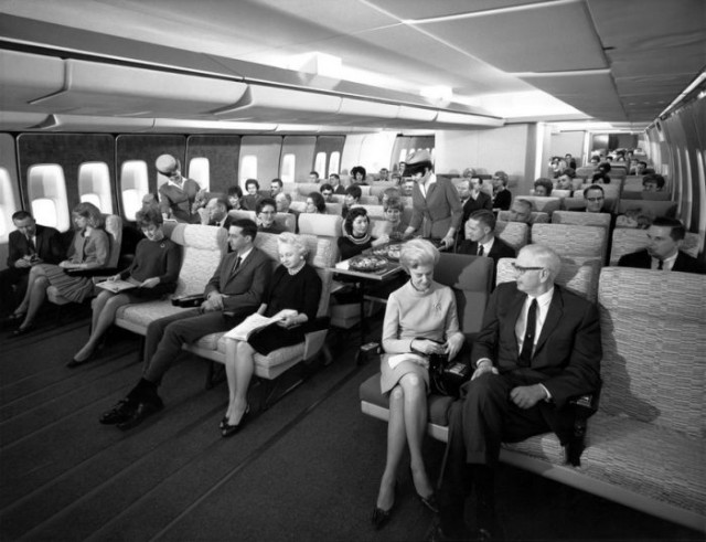 Эконом–класс компании Pan Am. Boeing–747, 1960-е реклама.jpg