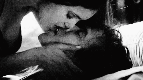 поцелуй. страстные губы. страстные поцелуи. поцелуи страстные в губы. тебя нежно грубо i d love.