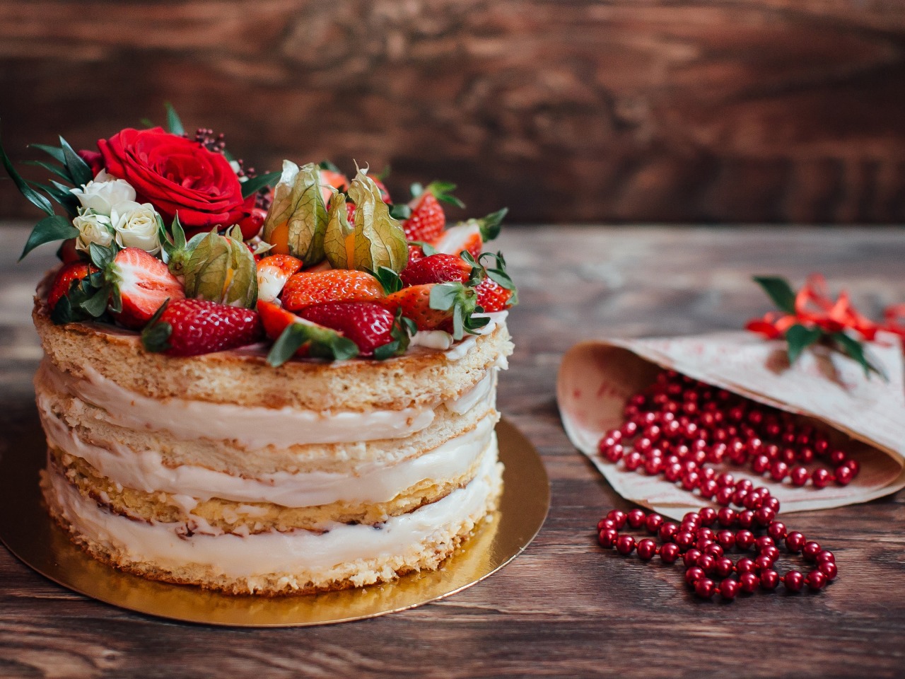 iagody-tort-desert-berries-cake-dessert.jpg
