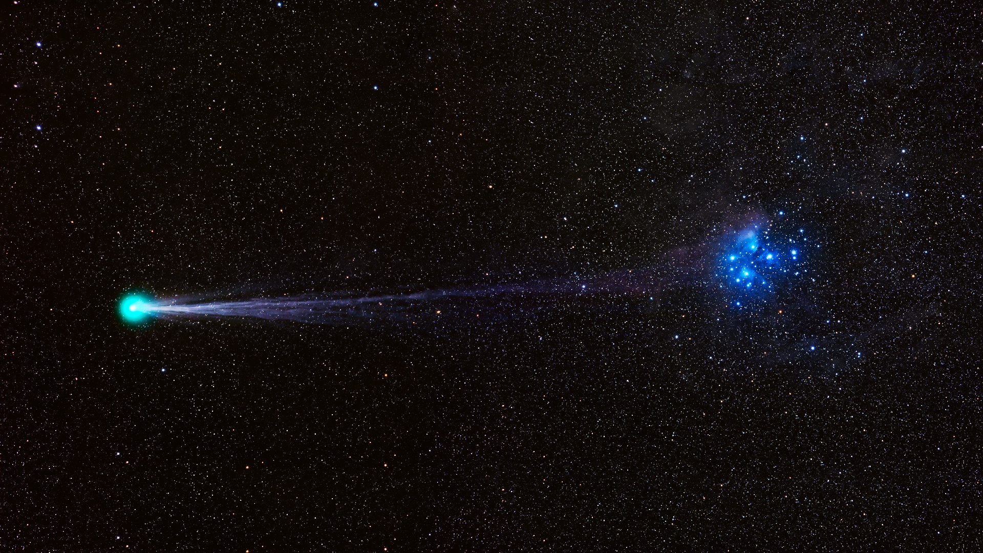 kosmos-nebo-noch-zvezdy-pleiady-kometa-khvost.jpg