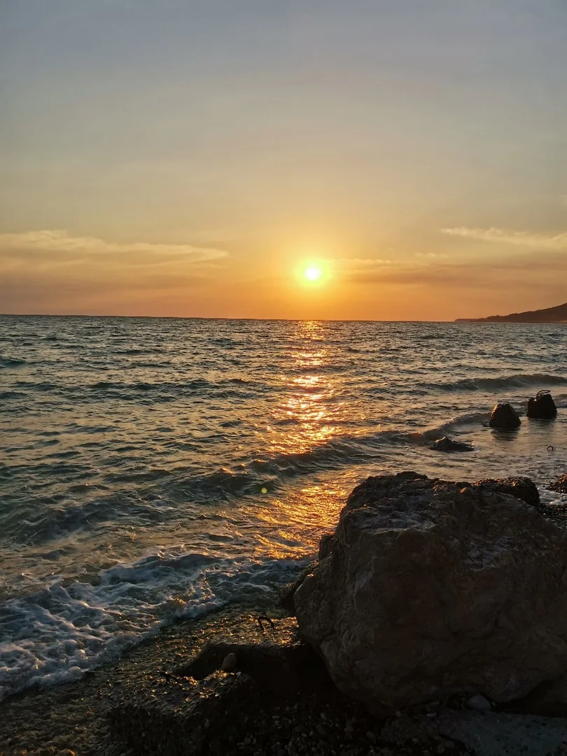 r4zzttblxjo-jpg.1394373