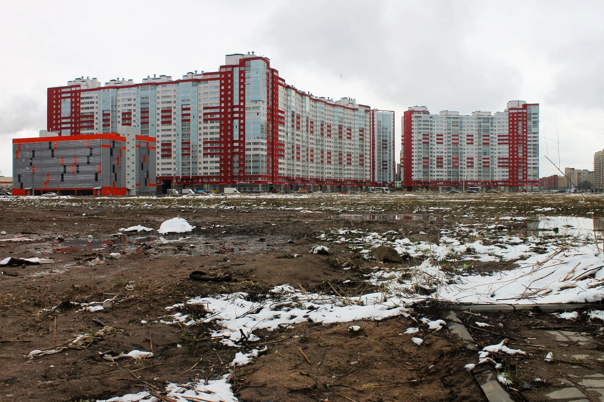 Пустырь со школой 546. Стоит на школа пустыре. Стоит на школа пустыре. Пустырь в мытищах. Стоит на школа пустыре.