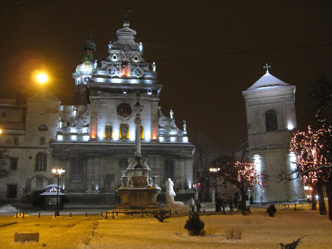 Львів-Львівська-обл.-Церква-Св.Андрія-Первозванного-Бернардинський-монастир.jpg