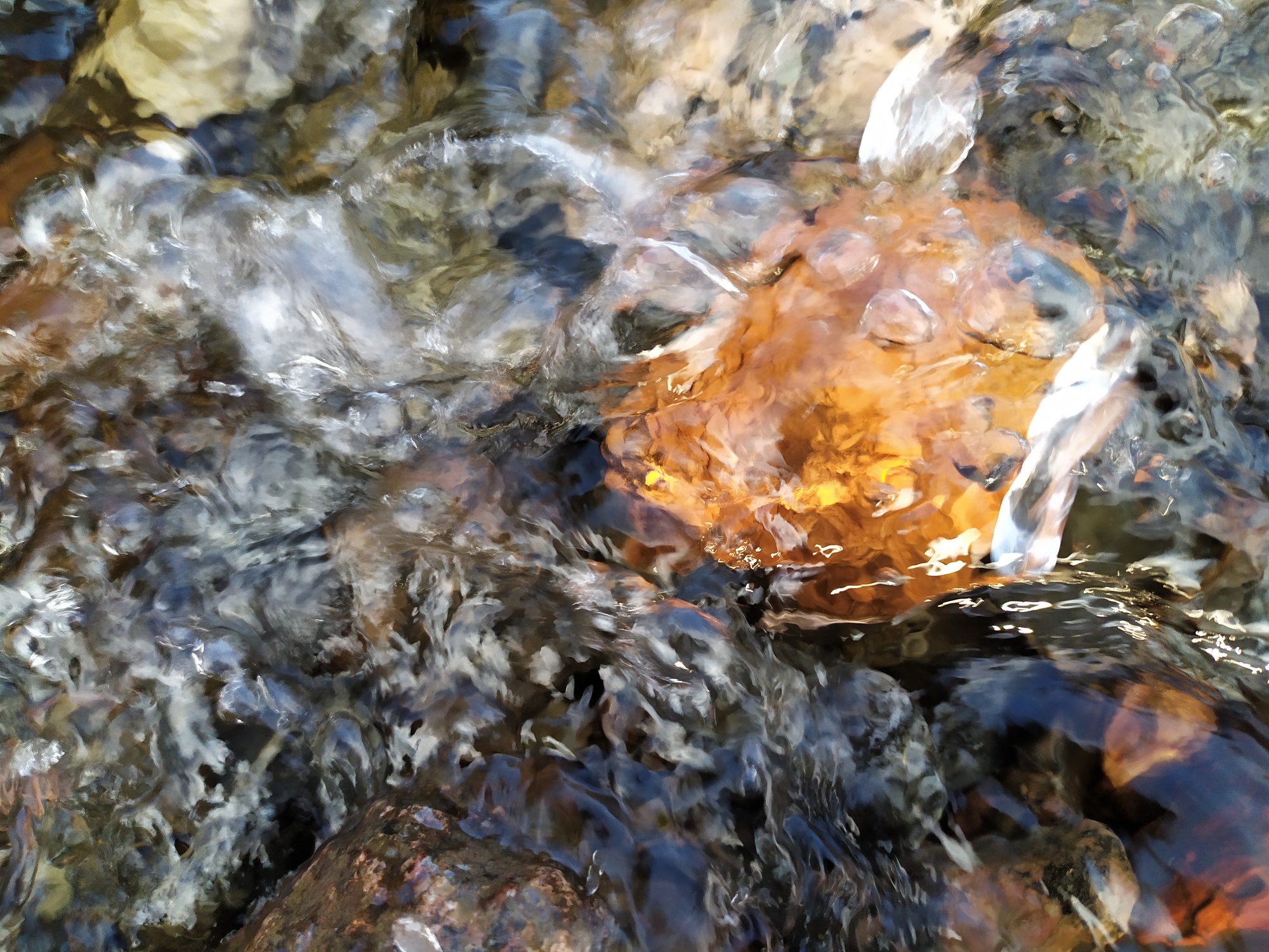 Вода и Камень