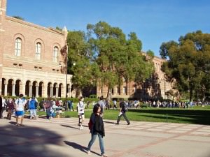 Студенты Калифорнийского университета бросают курить