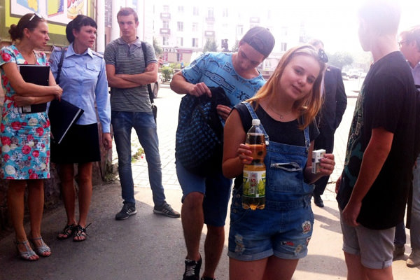 В Красноярске детям открыто продавали сигареты и алкогольные напитки
