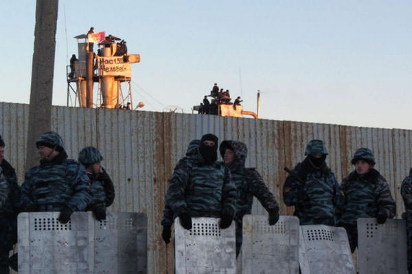В Хакасии осужденные устроили бунт из-за запрета на курение