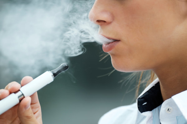 Большинство подростков курят электронные сигареты без никотина?