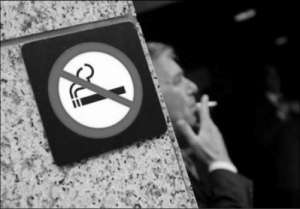 В Петербурге будут штрафовать за курение на местах