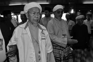 Исламская партия Малайзии выдвигает только некурящих кандидатов