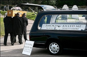 В Британии появилась могила с надписью "меня убило курение"