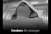 Британских курильщиков будут пугать цветными фото опухолей